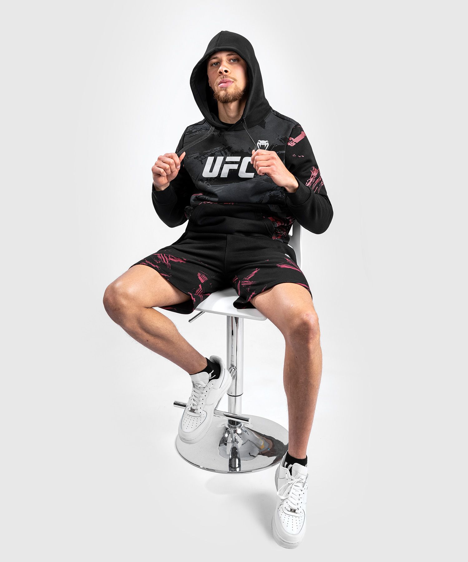 Толстовка Venum UFC Authentic Fight Week Men’s 2.0 Black Red оригинал
