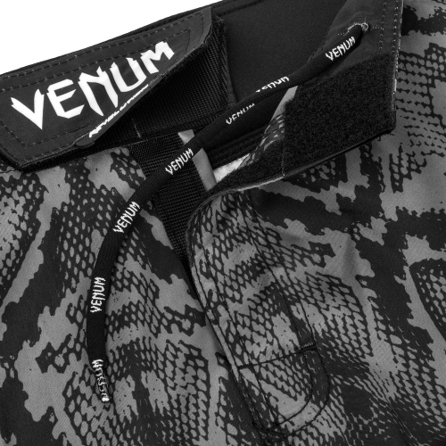MMA shorts Venum Amazonia 5.0 Fightshorts Black size