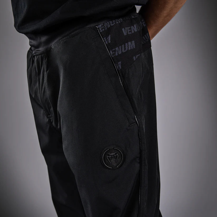 Спортивные штаны Venum Cargo Light Aero Joggers - Black размер