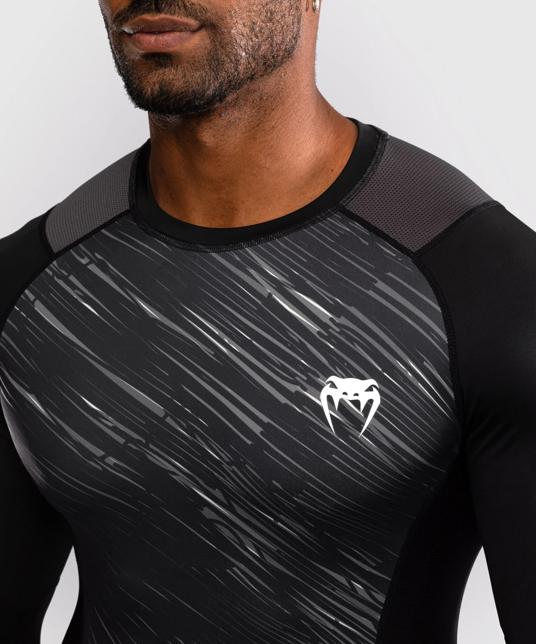 Рашгард Venum Rapid Long Sleeve Rashguard - Black/Storm Grey фото