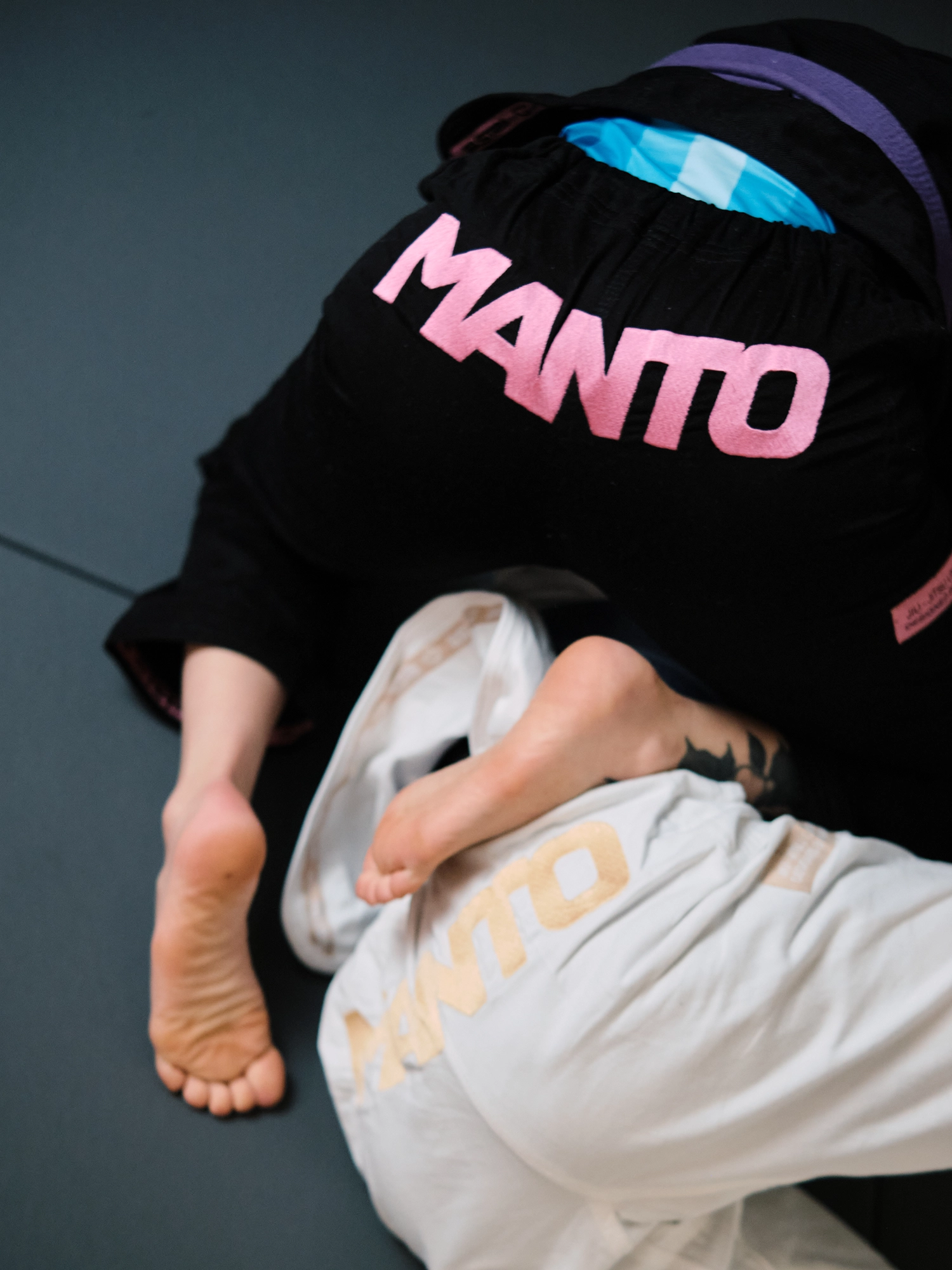 Женское кимоно Manto RISE 2.0 Bjj GI Black Pink цена