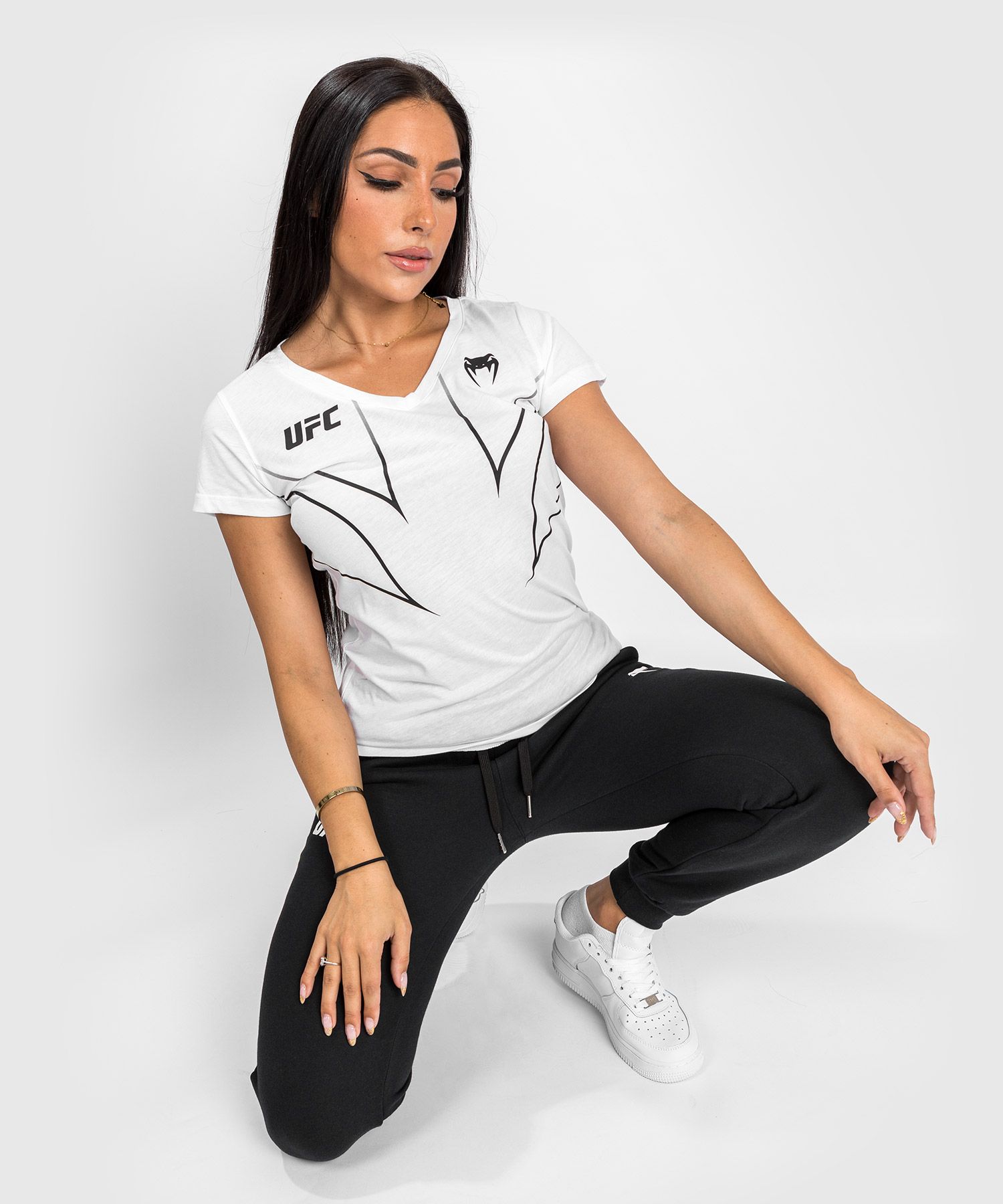 Женская футболка Venum UFC Fight Night 2.0 Womens T-shirt White фото