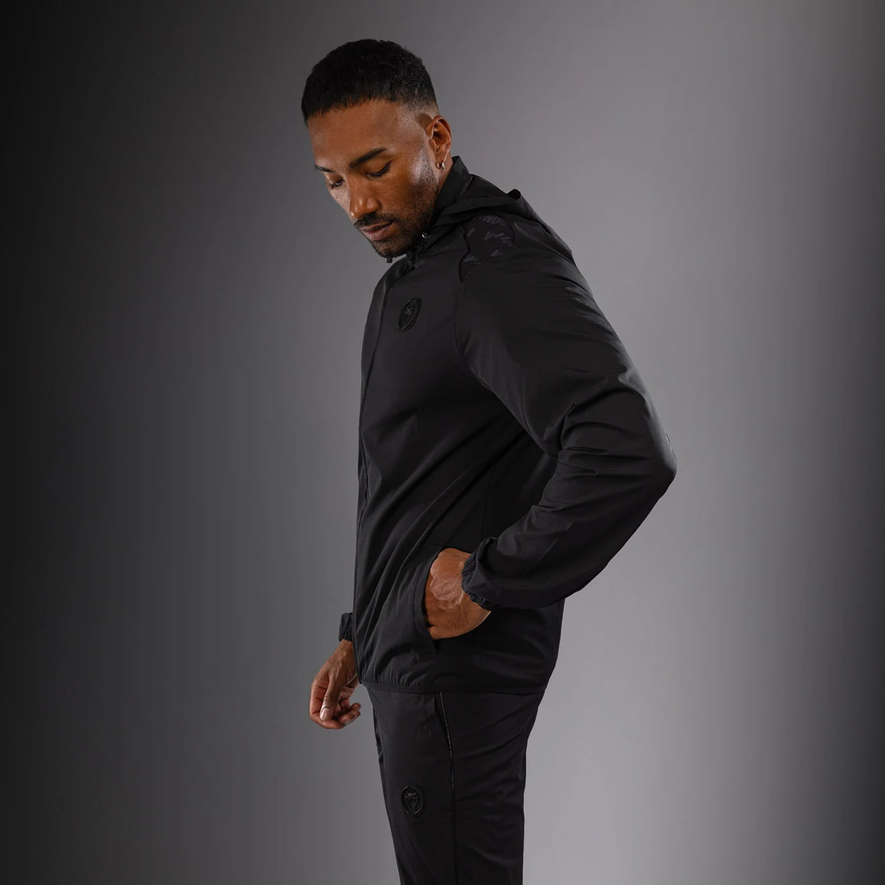 Спортивна куртка Venum Cargo Light Aero Track Jackets - Black фото