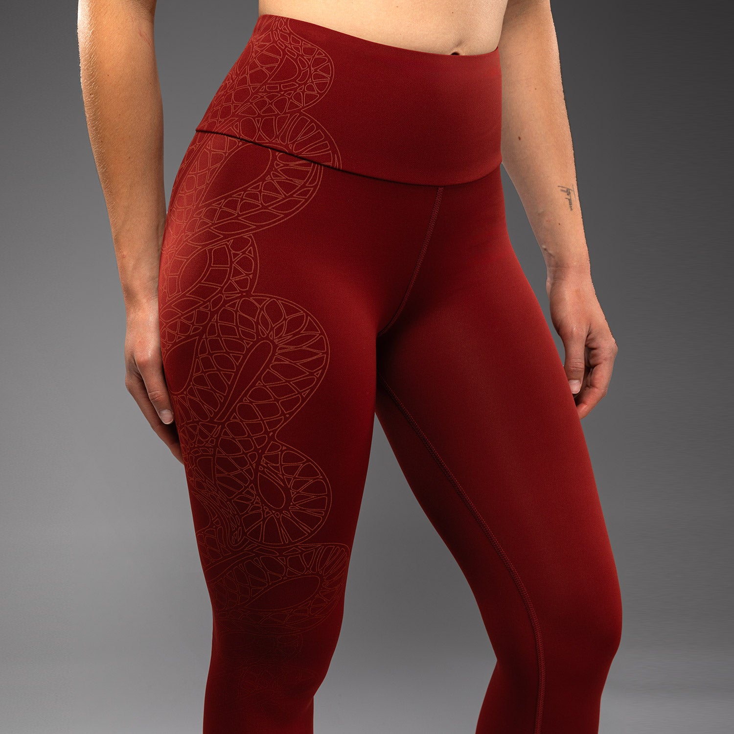 Жіночі легінси Venum Serpenti Leggings Burgundy Ivory де купити