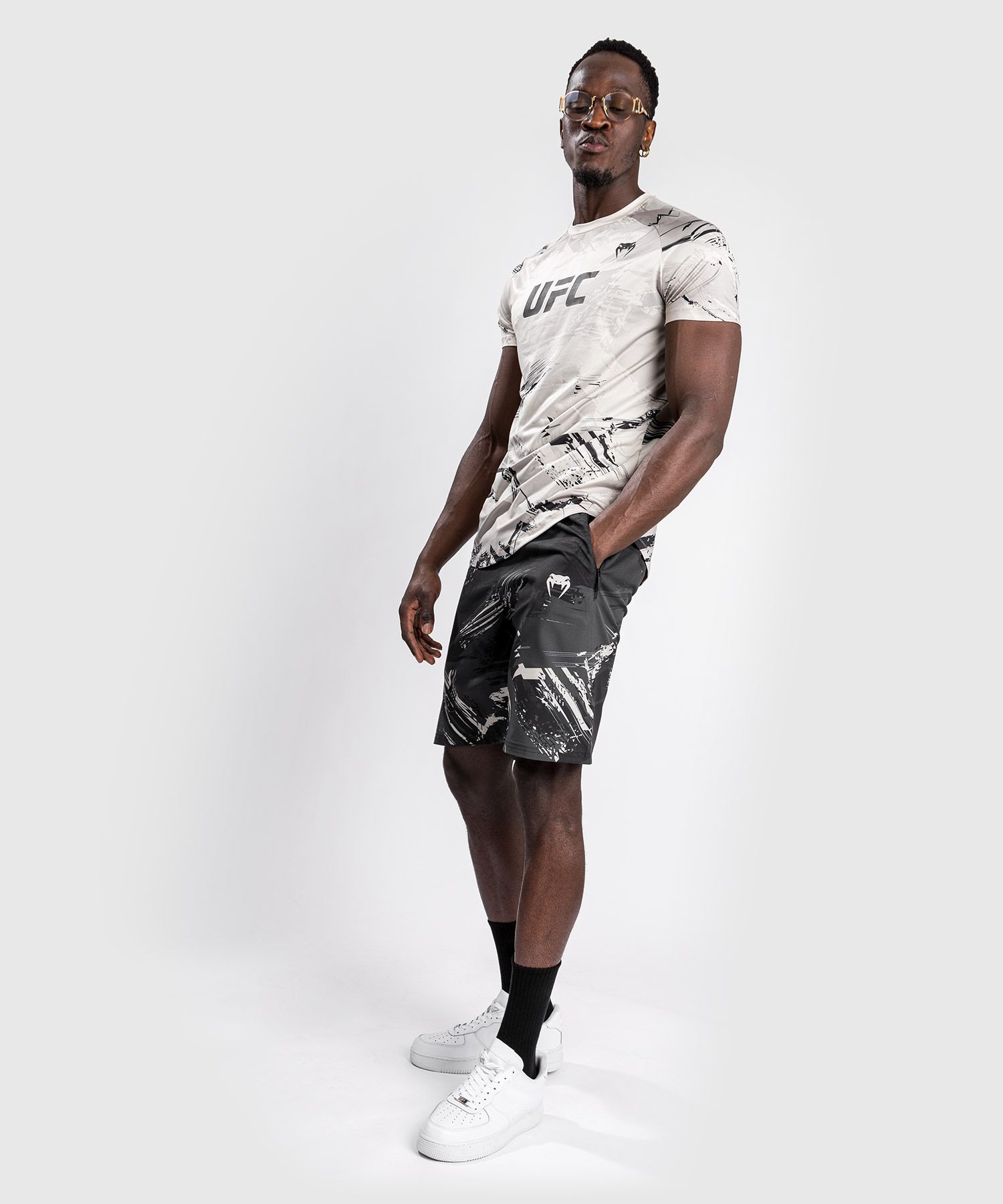 Спортивные шорты Venum UFC Authentic Fight Week Men’s 2.0 Performance Black Sand купить