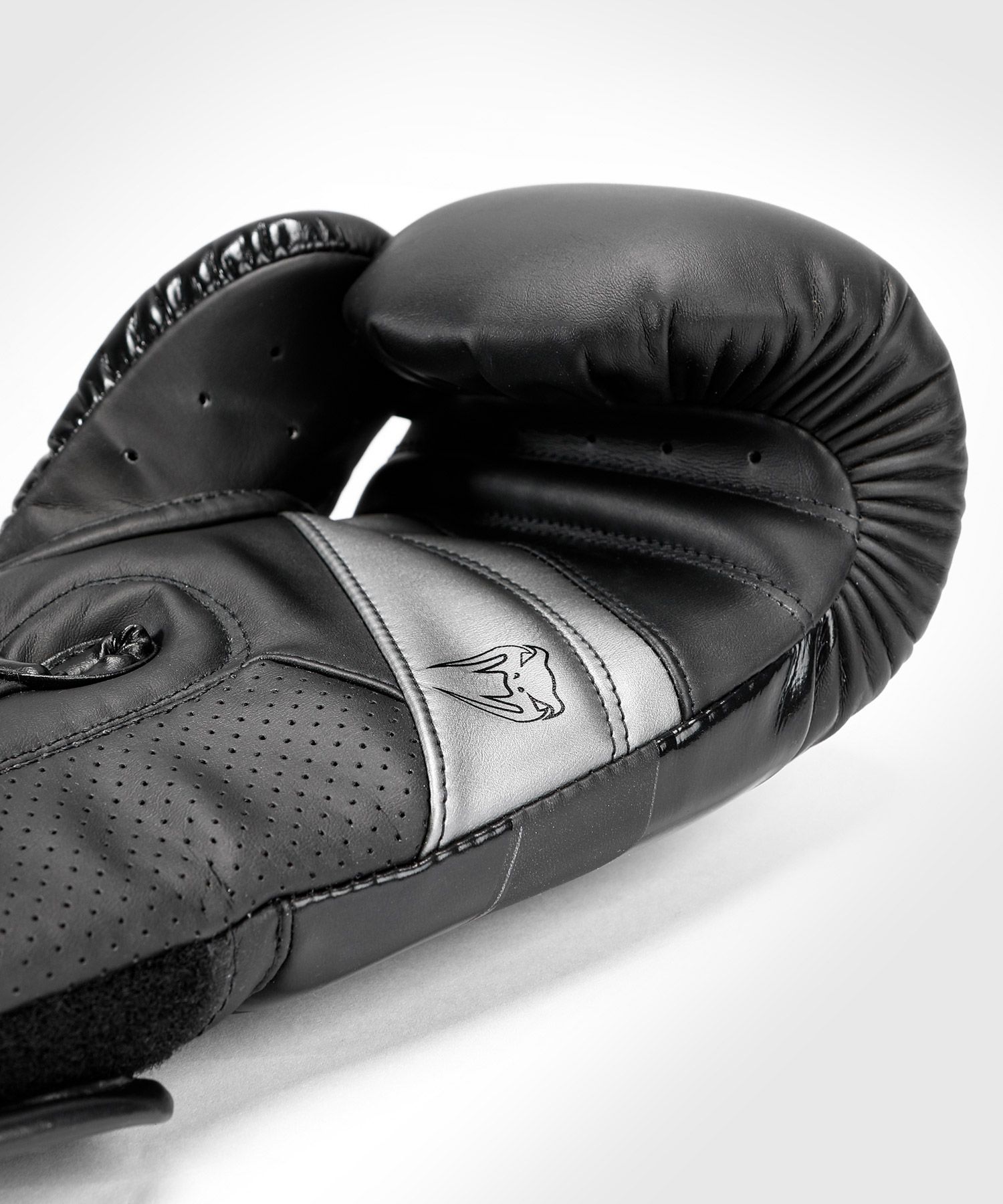 Boxing gloves Venum Elite Evo Black Black price