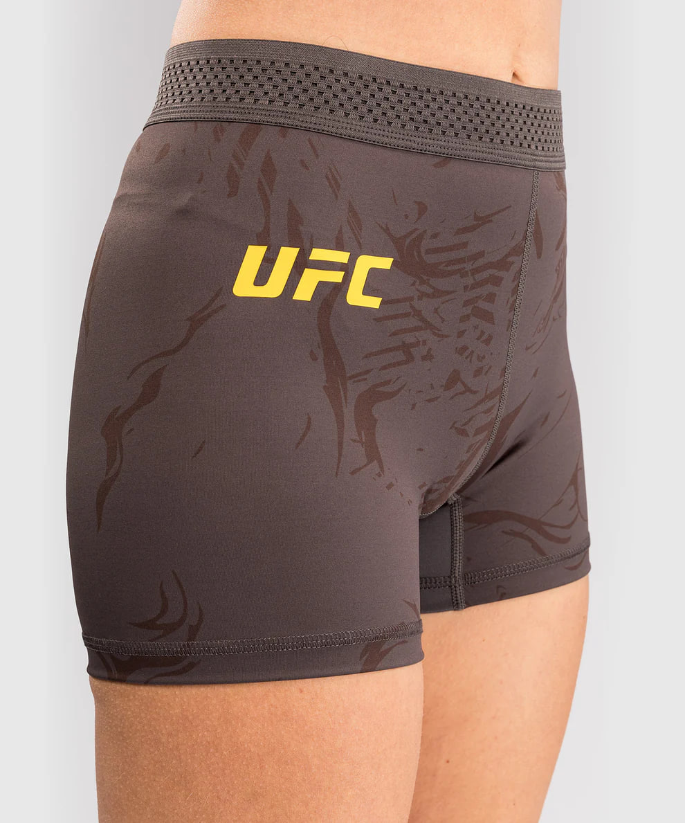 Жіночі компресійні шорти UFC Venum FIGHT WEEK 4.0 Womens Vale Tudo Shorts Dark Brown фото