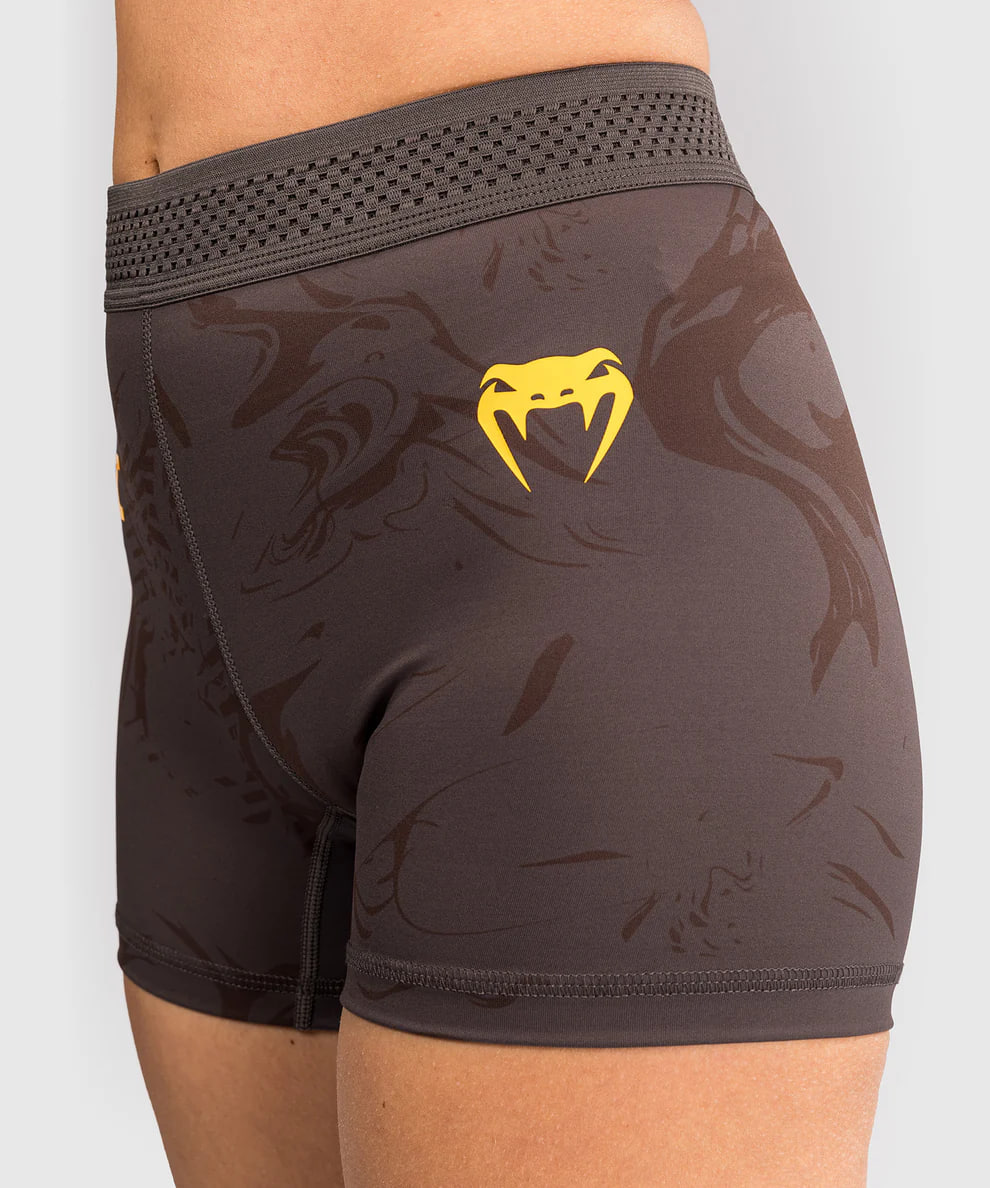 Жіночі компресійні шорти UFC Venum FIGHT WEEK 4.0 Womens Vale Tudo Shorts Dark Brown ціна