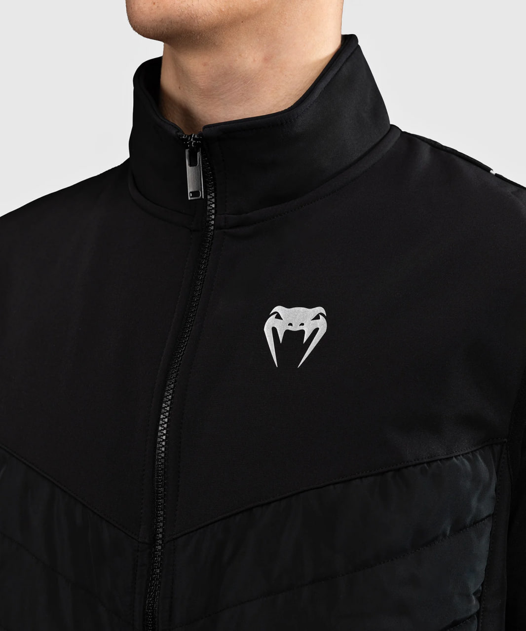 Жилетка Venum Paddock Sleeveless Softshell Jacket Black купить