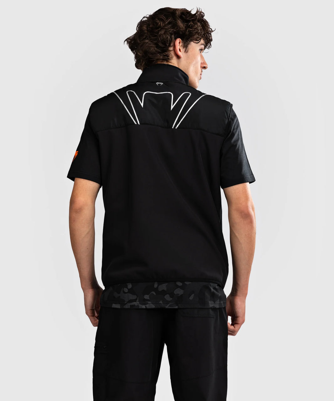 Жилетка Venum Paddock Sleeveless Softshell Jacket Black фото