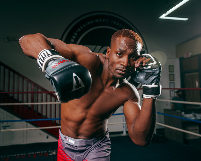 Снарядные перчатки Title Invade Wristwrap Heavy Bag Gloves 2.0 Black White оригинал