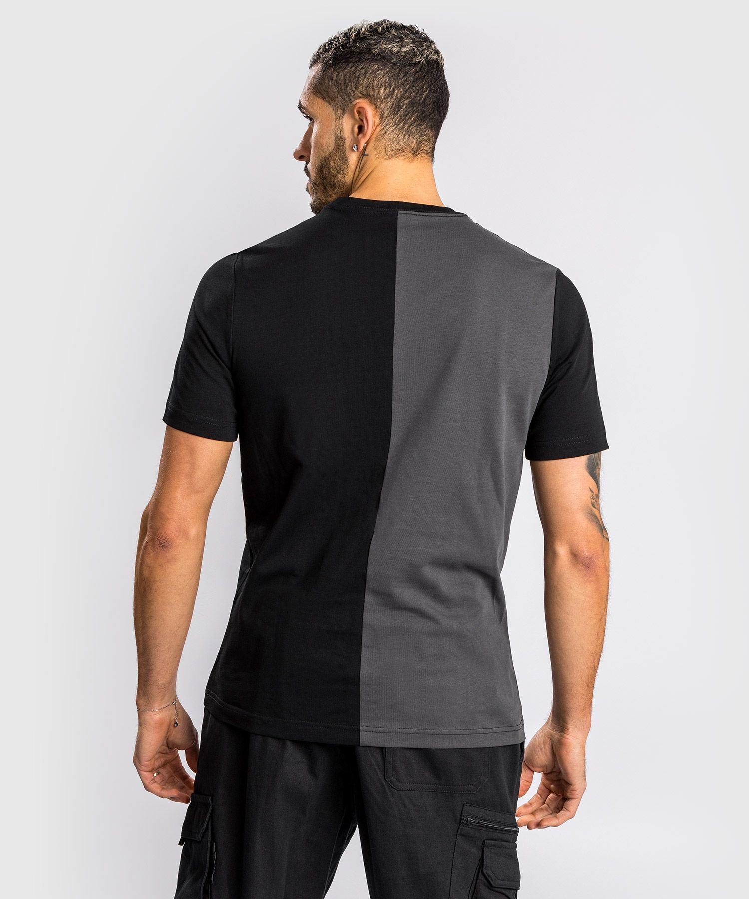 Футболка Venum Giant Split T-Shirt Black Grey купити