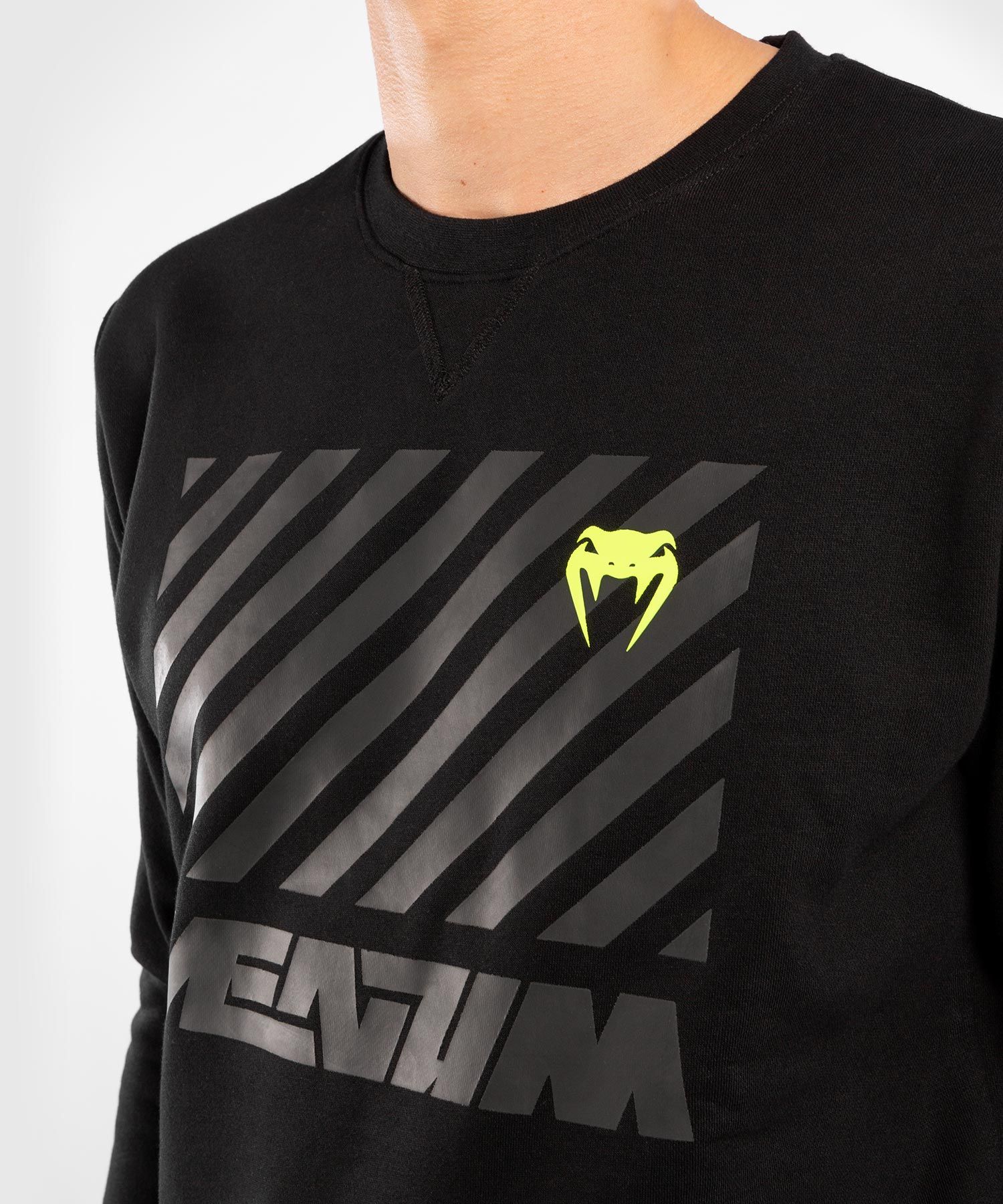 Толстовка без капюшона Venum Stripes Sweatshirt Black фото