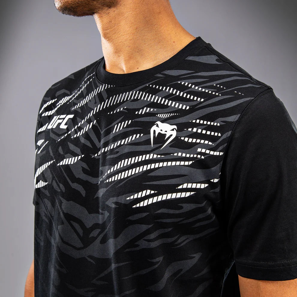 Футболка UFC Venum Fight Night 4.0 REPLICA Mens T-Shirt Black фото