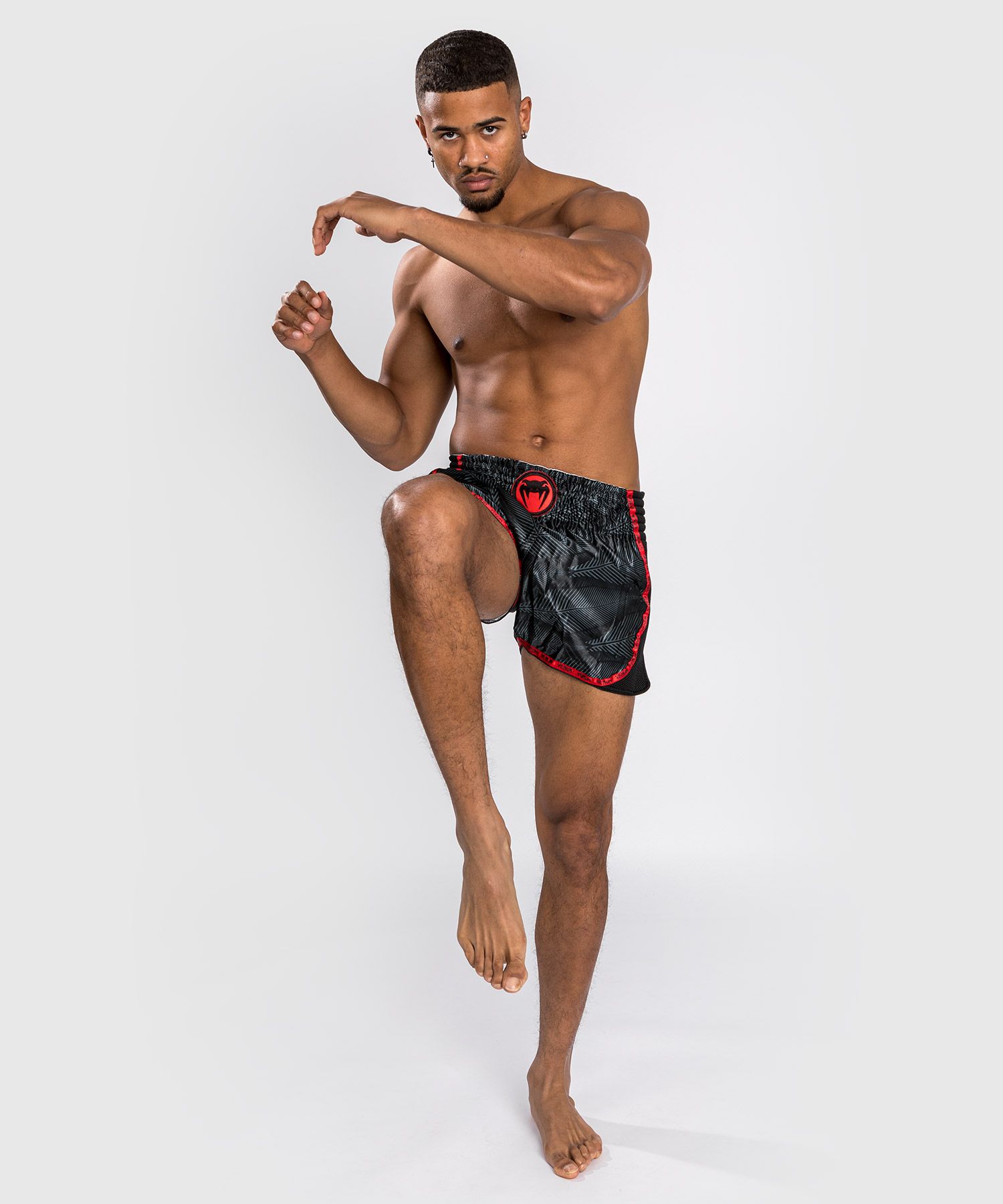 Шорты для тайского бокса Venum Phantom Muay Thai Shorts Black Red фото