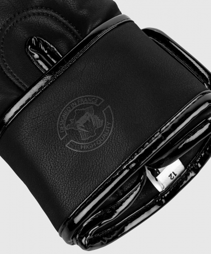 Боксерские перчатки Venum Devil Boxing Gloves Black Black стоимость